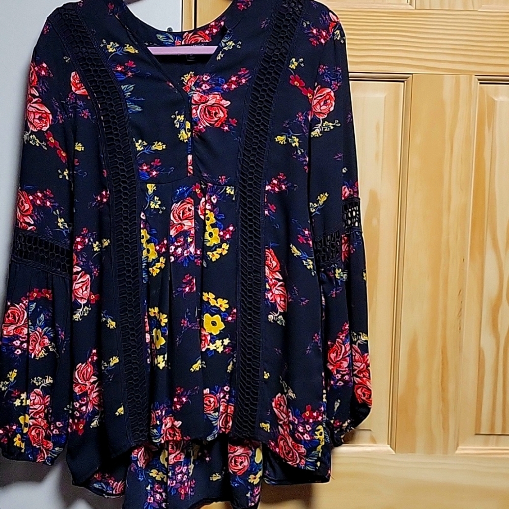Womens black and floral boho style sheet blouse